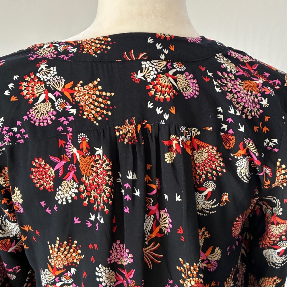 Anthropologie 28 of 52 Conversations Whimsical Bird and Floral Top - Size 6 - Picture 7 of 16